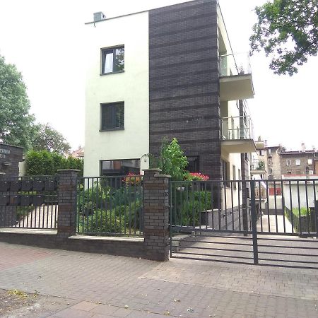 שורזוב Luxury Apartment With Own Parking מראה חיצוני תמונה
