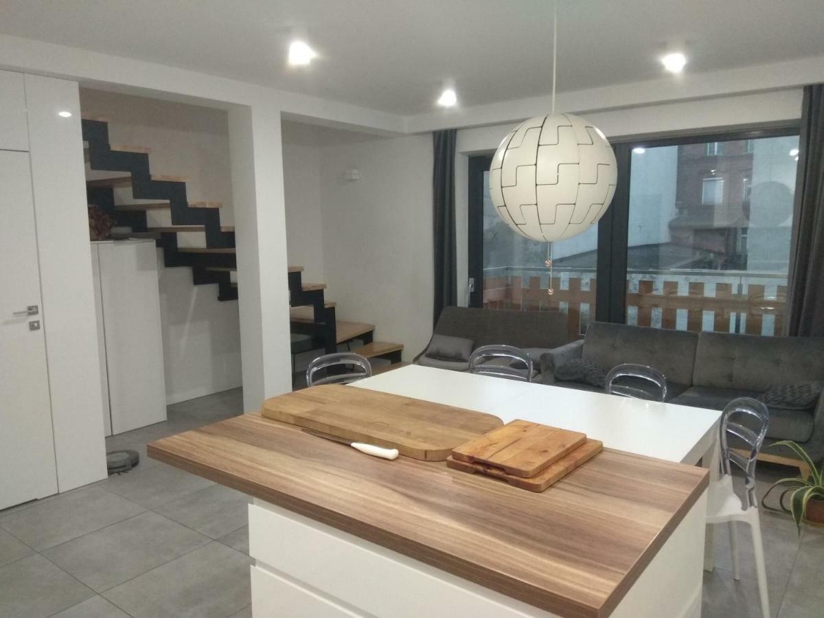 שורזוב Luxury Apartment With Own Parking מראה חיצוני תמונה