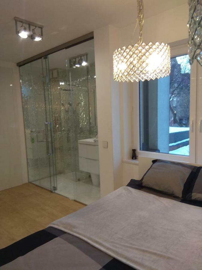 שורזוב Luxury Apartment With Own Parking מראה חיצוני תמונה