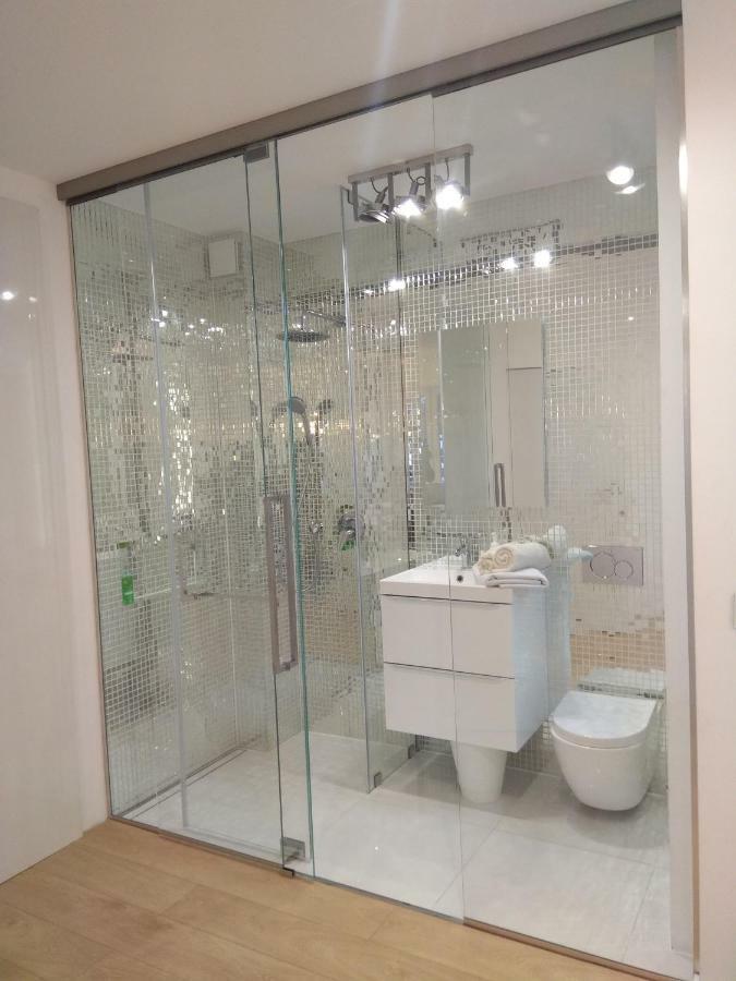 שורזוב Luxury Apartment With Own Parking מראה חיצוני תמונה