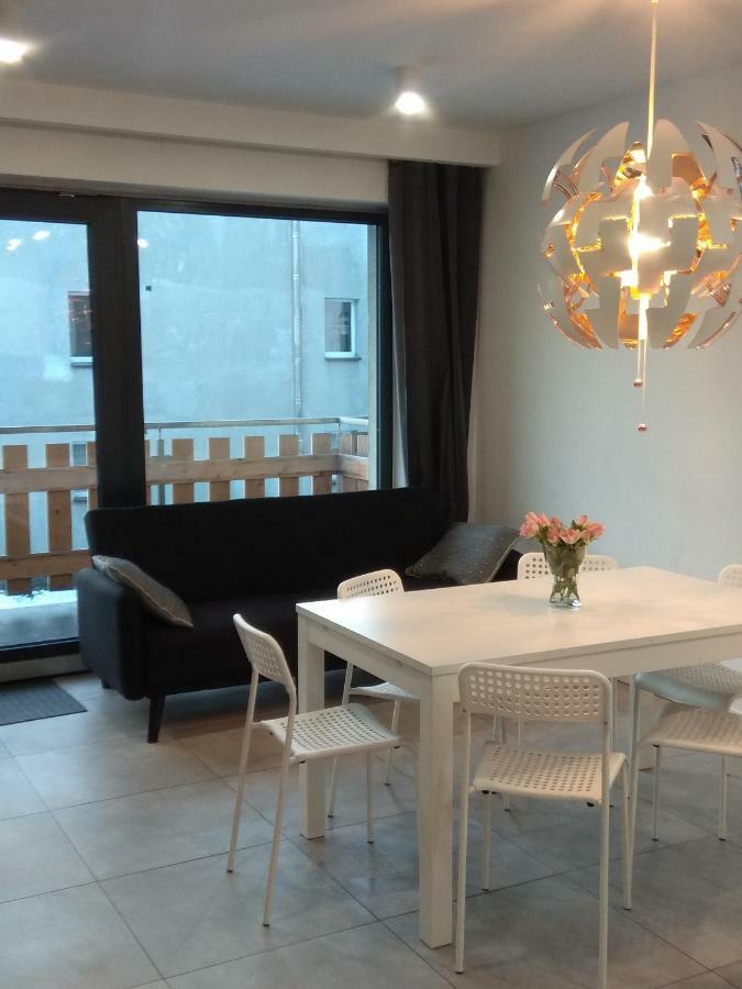 שורזוב Luxury Apartment With Own Parking מראה חיצוני תמונה