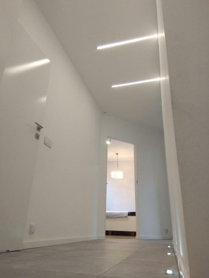 שורזוב Luxury Apartment With Own Parking מראה חיצוני תמונה